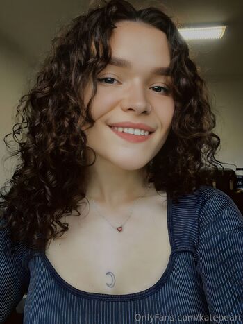 Kat / katebearr nude photo #4