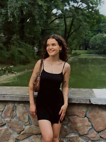 Kat / katebearr nude photo #5