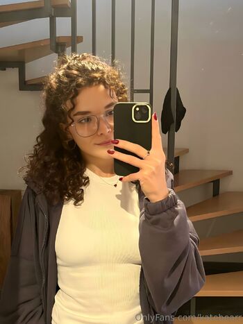 Kat / katebearr nude photo #12