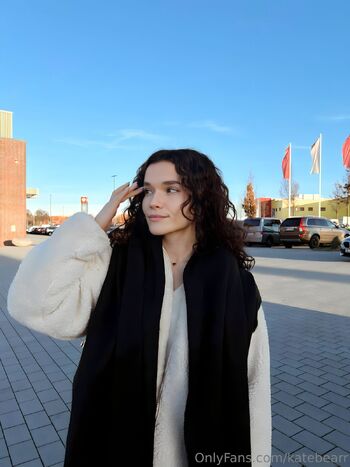 Kat / katebearr nude photo #13