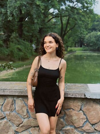 Kat / katebearr nude photo #28