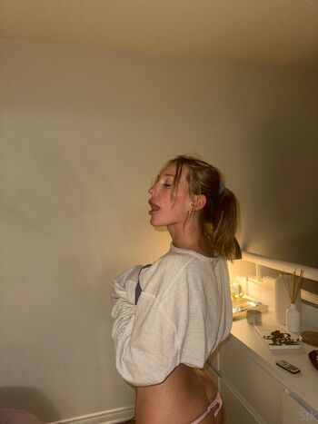 Kathryn Goyette / kathryngoyette nude photo #2