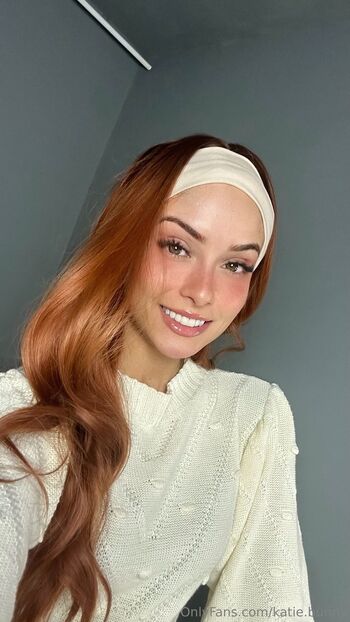 Katie (18yo / katie.bunny nude photo #7
