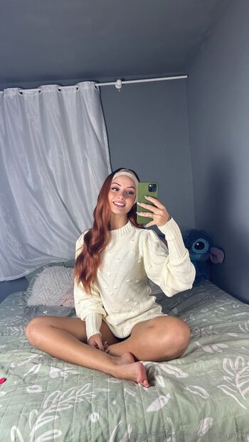 Katie (18yo / katie.bunny nude photo #8