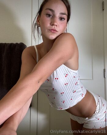 katie / katiecarlyle18 nude photo #47