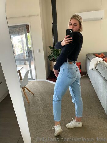 KatiePie_Fre / katiepie_free / katiepie__xo / katiepie11111 nude photo #3