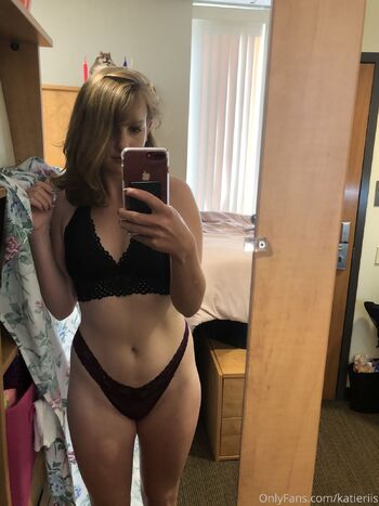 Katie Rii / katieriis nude photo #14