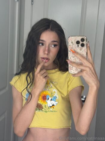 kat / katrinaaa nude photo #3