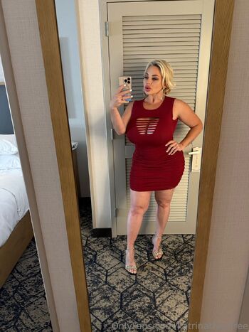 Katrina Thicc FRE / katrinathiccfree nude photo #4