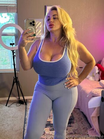 Katrina Thicc FRE / katrinathiccfree nude photo #6