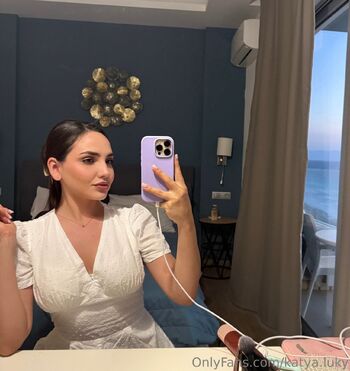 Kamila Woo / katya.luky nude photo #1