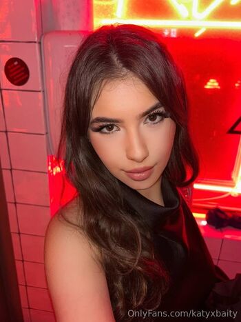 Katy / katyxbaity nude photo #1