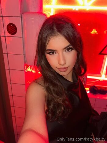 Katy / katyxbaity nude photo #2