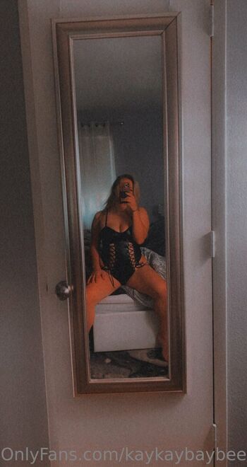 Kaylan / kaykaybaybee nude photo #8
