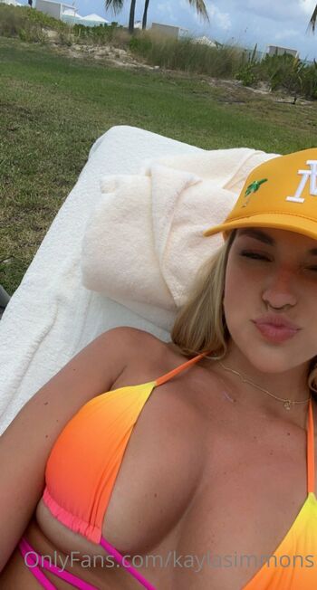 Kayl / kaylasimmons nude photo #4