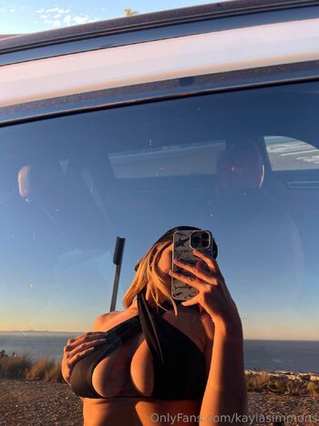 Kayl / kaylasimmons nude photo #10