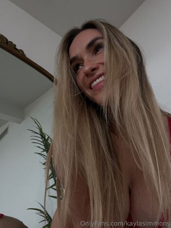 Kayl / kaylasimmons nude photo #13