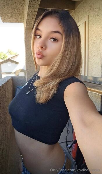 Kaylee / kayleebrooks nude photo #4