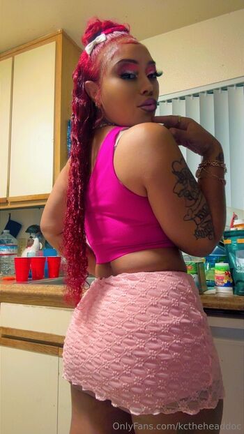kayce220 / kctheheaddoc nude photo #1