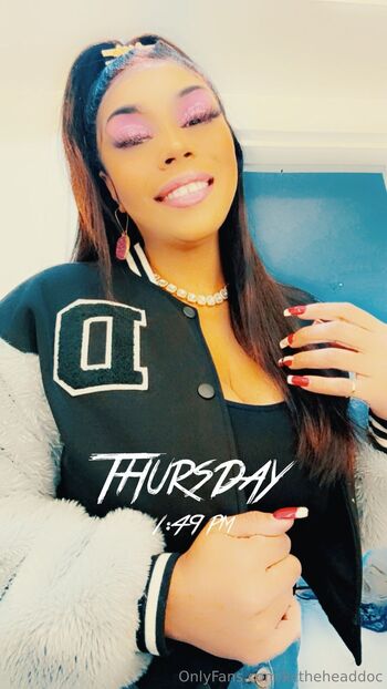 kayce220 / kctheheaddoc nude photo #11