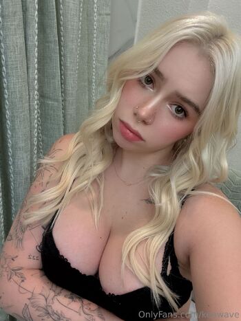 KE / keawave nude photo #8