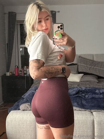 KE / keawave nude photo #22