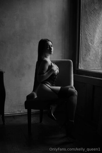 Kelly / kelly_queen1 / call_me.queen_kelly / kelly_me666 nude photo #3