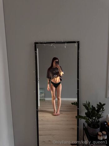 Kelly / kelly_queen1 / call_me.queen_kelly / kelly_me666 nude photo #17