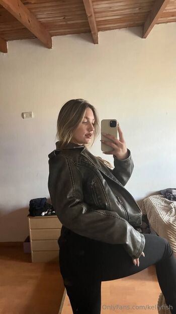 Kelly Fisher / kellyfisher nude photo #7