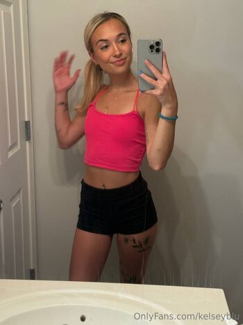 Kelsey (19 yo / kelseyblu nude photo #15