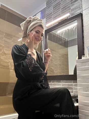 Keri / keri_ri nude photo #4