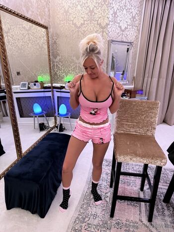 Kerrie-Le / kerriecowan nude photo #1