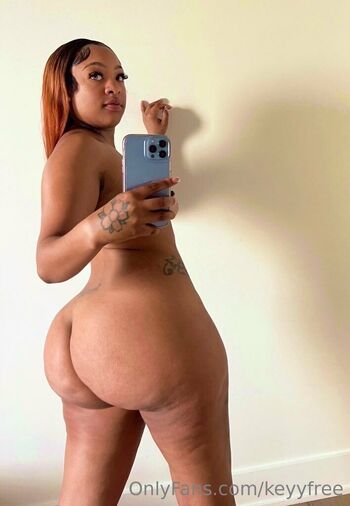 Green Eyes Ebony Boot / keyyfree nude photo #10