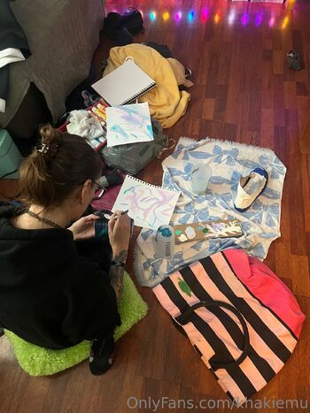 Khaki Em / khakiemu nude photo #27