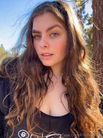 Khloe Kelly / khloekellytv nude photo #7