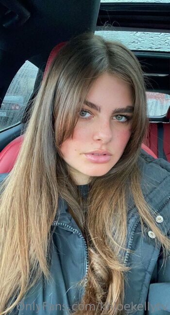 Khloe Kelly / khloekellytv nude photo #33