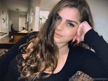 Khloe Kelly / khloekellytv nude photo #36