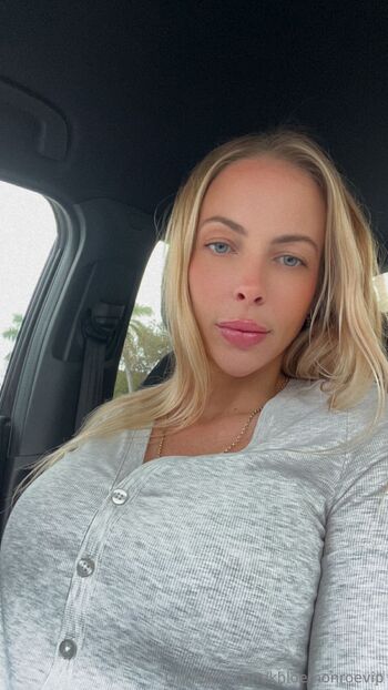 khloe monro / khloemonroevip / khloemonroexxx nude photo #4