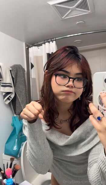 Kiyana V / kianavi / slayzkiana / kiyanavi nude photo #6