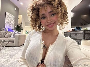 Kiara / kiarapeachlegit nude photo #25