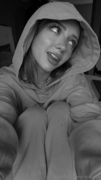 OnlyFans / kieracoconut nude photo #13