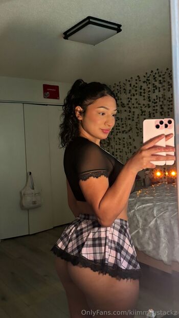 Kimmy / kiimmyystackz nude photo #10