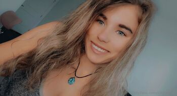 Kikibea / kikibear23 nude photo #2