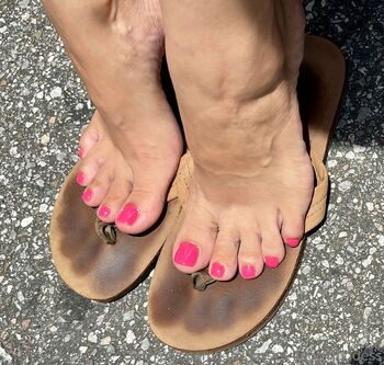 Kim Kisses / kim_kisses_foot_goddess nude photo #20