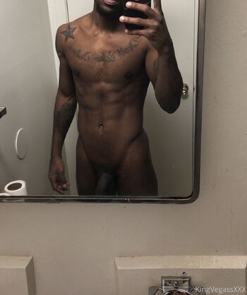 King Vegas XX / kingxvegasxxx nude photo #5
