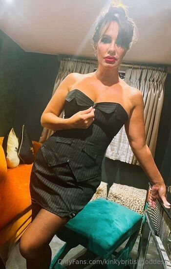 Mistress Mommy Keele / kinkybritishgoddess / mistressmommykeeley / mistressmkeeley nude photo #29