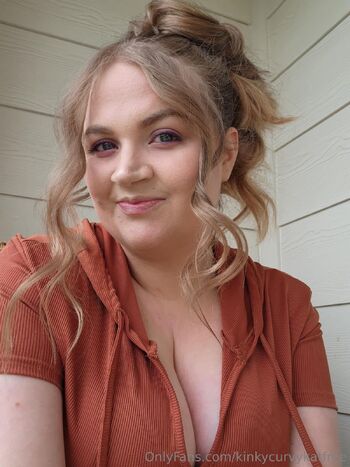 KinkyCurvyKatFre / kinkycurvykatfree nude photo #17