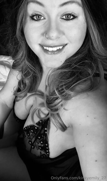 Emilyfuntim / kinkyemily_27 nude photo #8