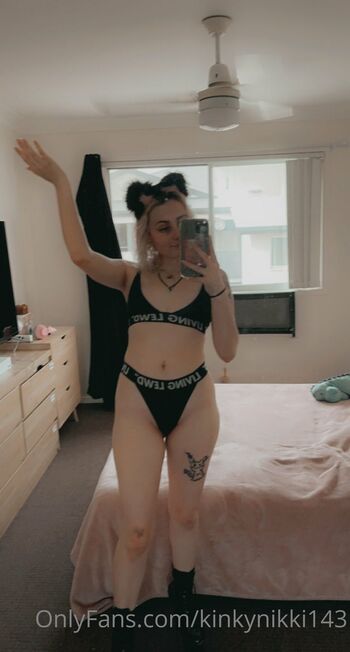 Artemis / kinkynikki143 nude photo #36