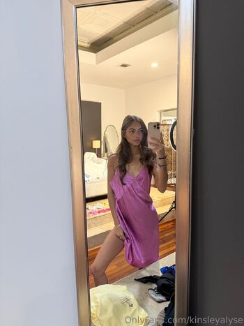 Kinsle / kinsleyalyse / thekinsleywyatt nude photo #2